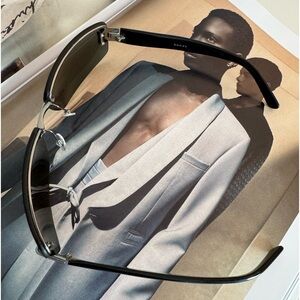 GUCCI Dark Lens/Black Sunglasses in Excellent Vintage Condition with Case